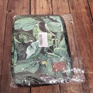 NEW Lifemate Travel Electronic Accessories Bag Green Leaves 9in x 7in